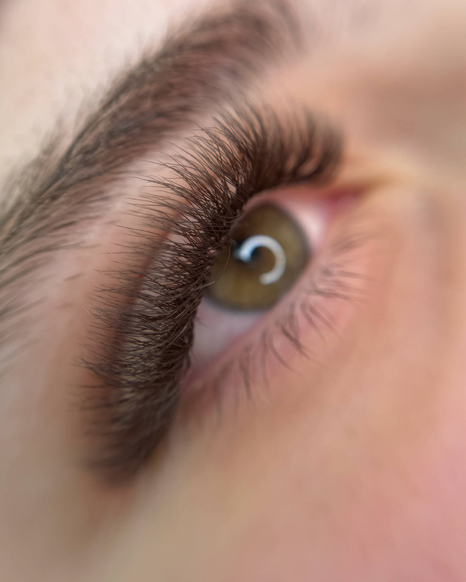 Feine Wimpernverlängerung aus Julias Studio